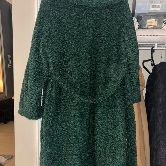 Beautiful Emerald Green Teddy Jacket - Picture 3 of 3